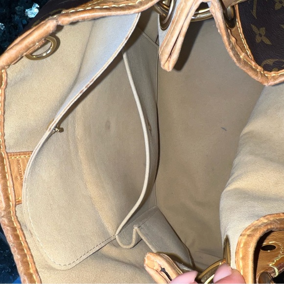 LOUIS VUITTON - Picture 7 of 10